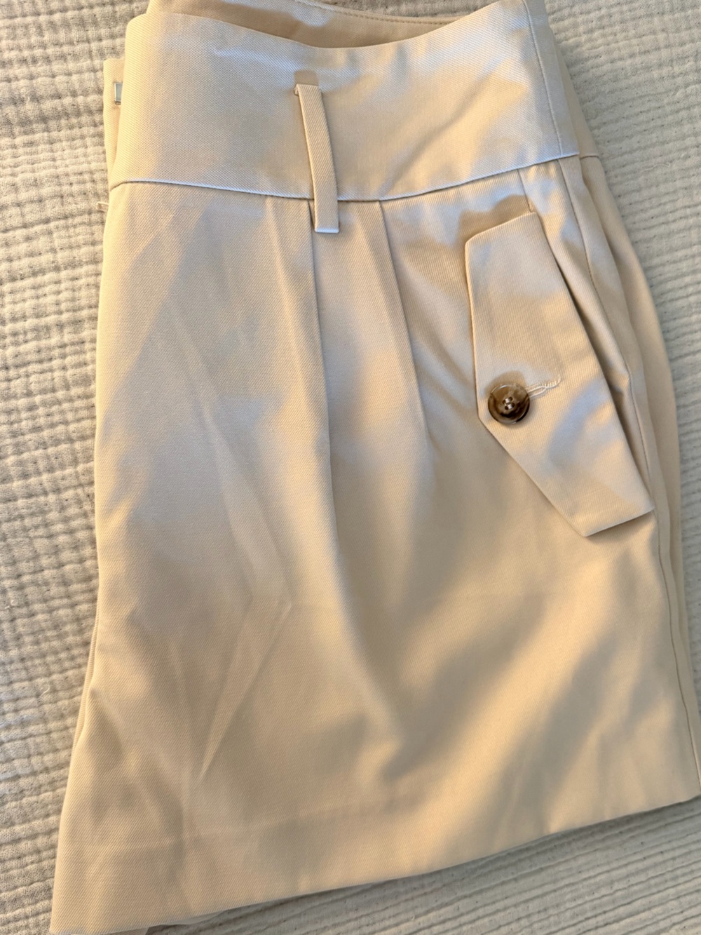 Reiss Cream Tailored High-Waist Shorts & Pockets